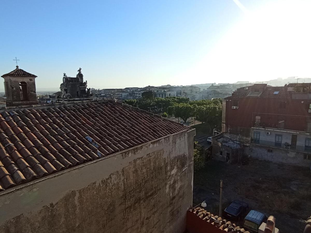 La Fenice Catánia Buitenkant foto